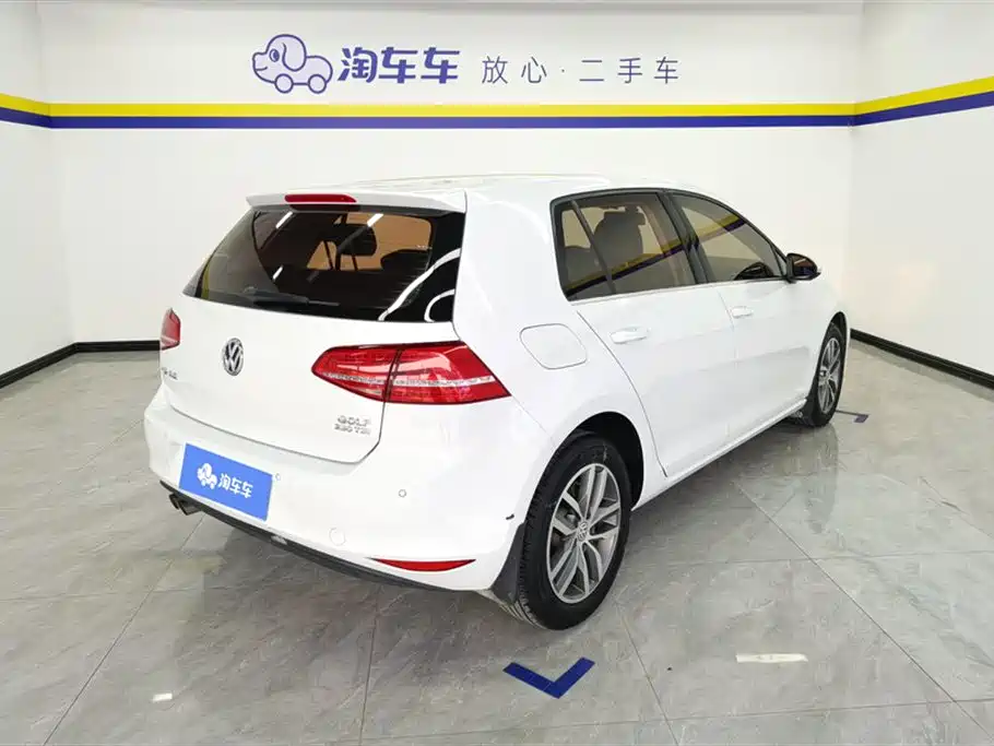 Volkswagen Golf 2016 230TSI Automatic Luxury фото 3