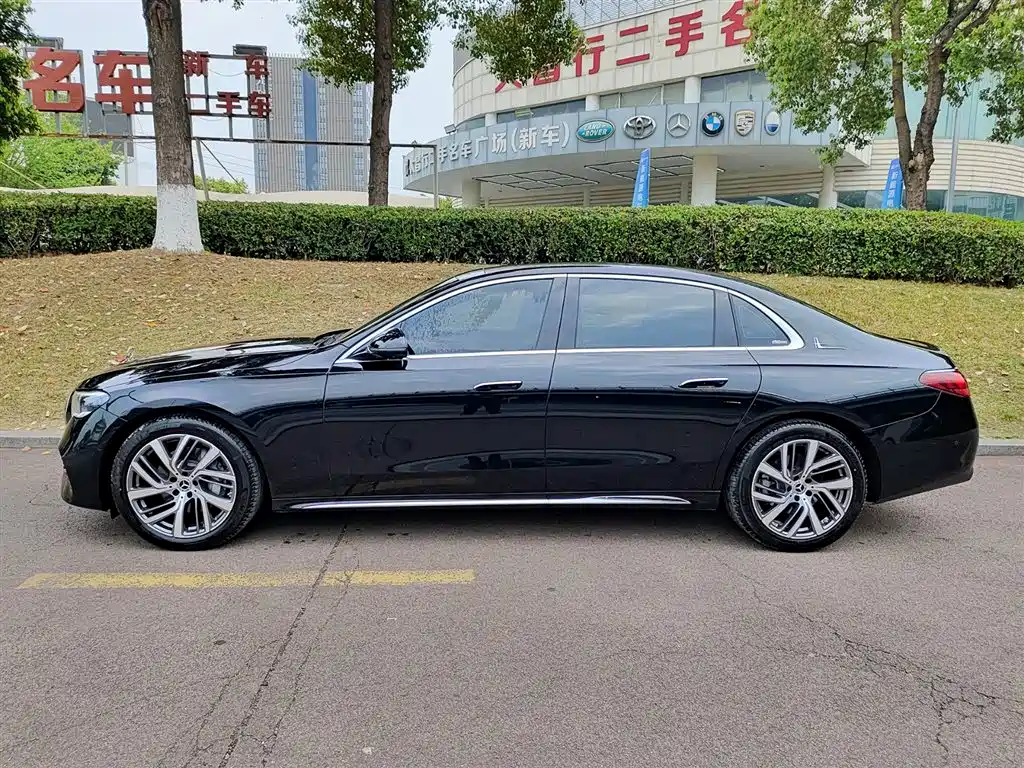 Mercedes-Benz E-Class 2024 E 300 L Fashion фото 3
