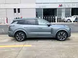 Photo 7 - Lynk & Co 09