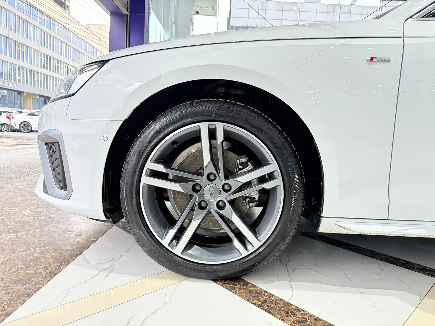 Audi A4L 2020 40 TFSI quattro Luxury Dynamic фото 19
