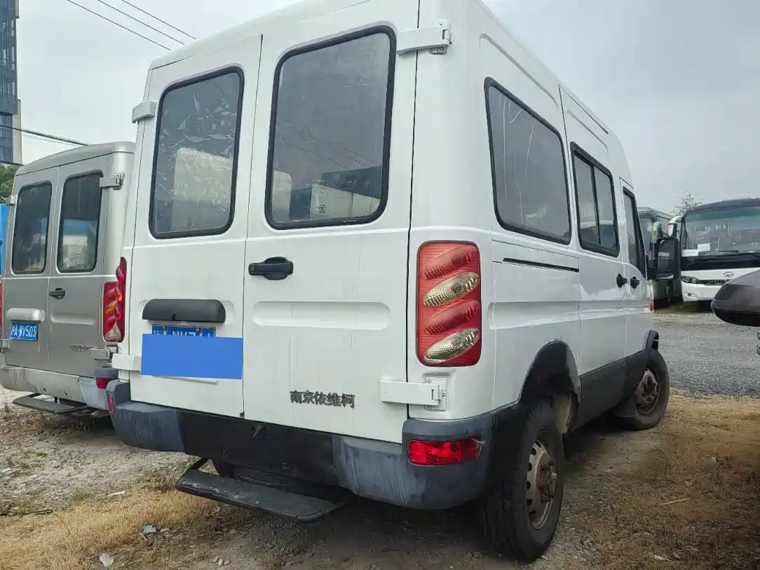 Iveco Bodhi 2015 2012 2.5T-A32 Base Model