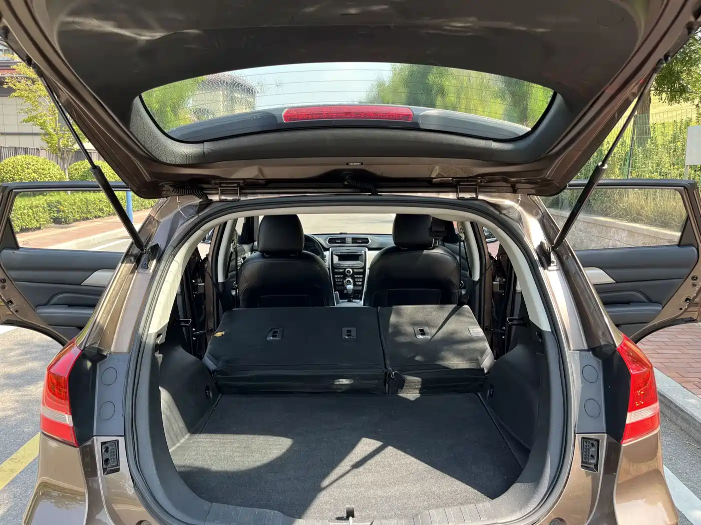 Photo 32 - Haval H2