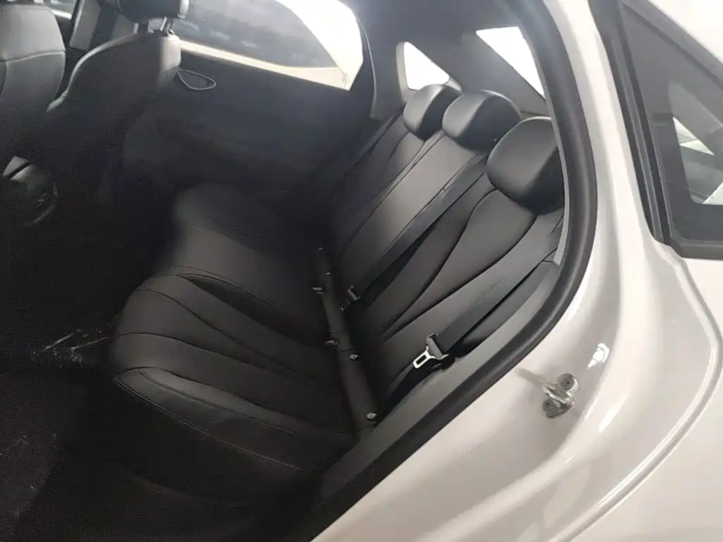 Photo 17 - BYD Seal 05