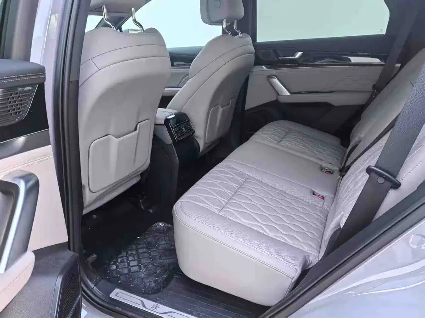BYD Tang New Energy 2025 Smart Driving Edition DM-i 115KM Flagship фото 6