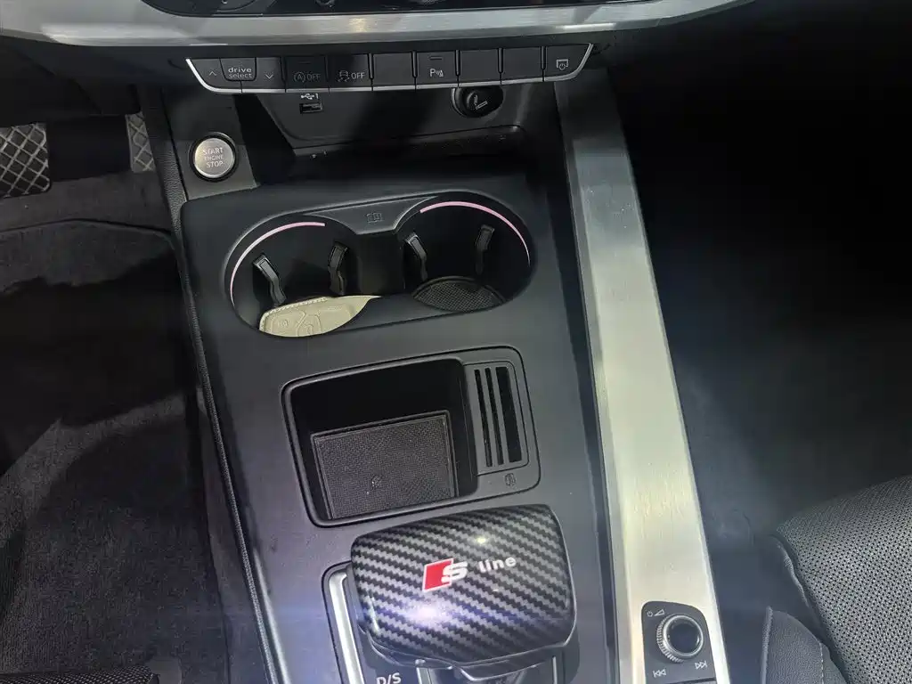 Audi A4L 2020 40 TFSI Fashion Dynamic Edition фото 10