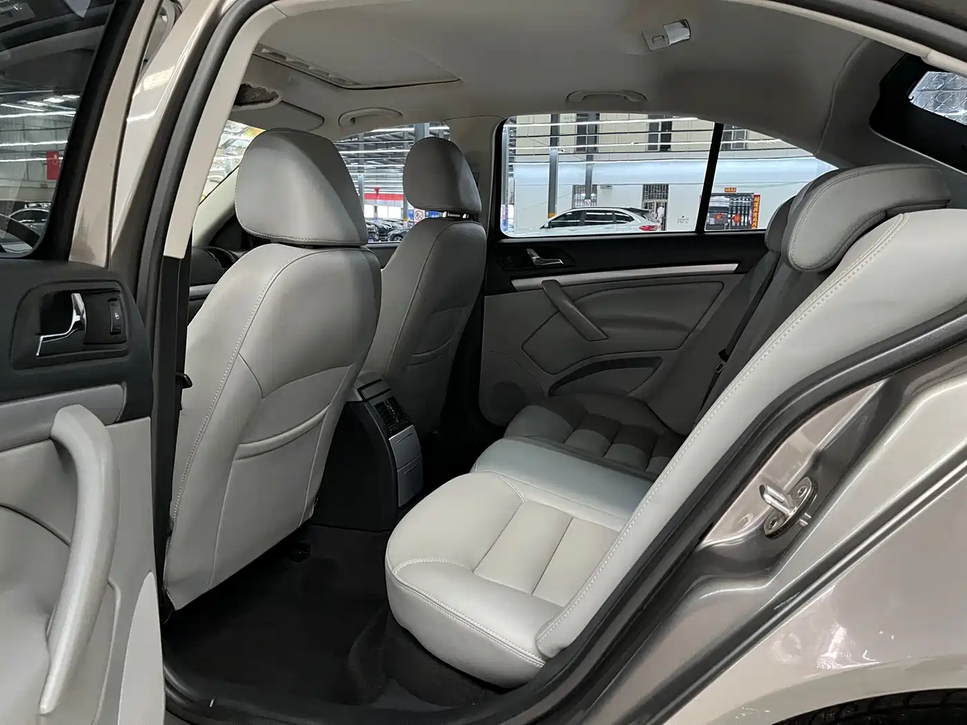 Škoda Octavia 2014 1.6L Auto Yijun Edition фото 12