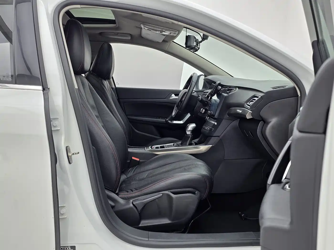 Peugeot 408 2015 Model 1.2T Automatic Luxury Edition фото 12
