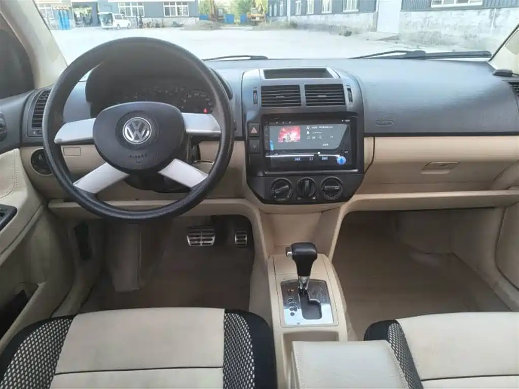 Volkswagen Polo 2007 1.6L Cross Polo AT фото 6