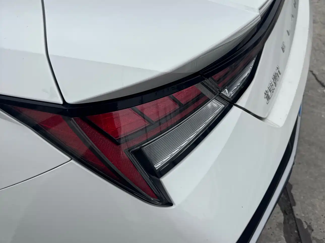 Hyundai Elantra 2023 Model 1.5L CVT LUX Premium Edition фото 6