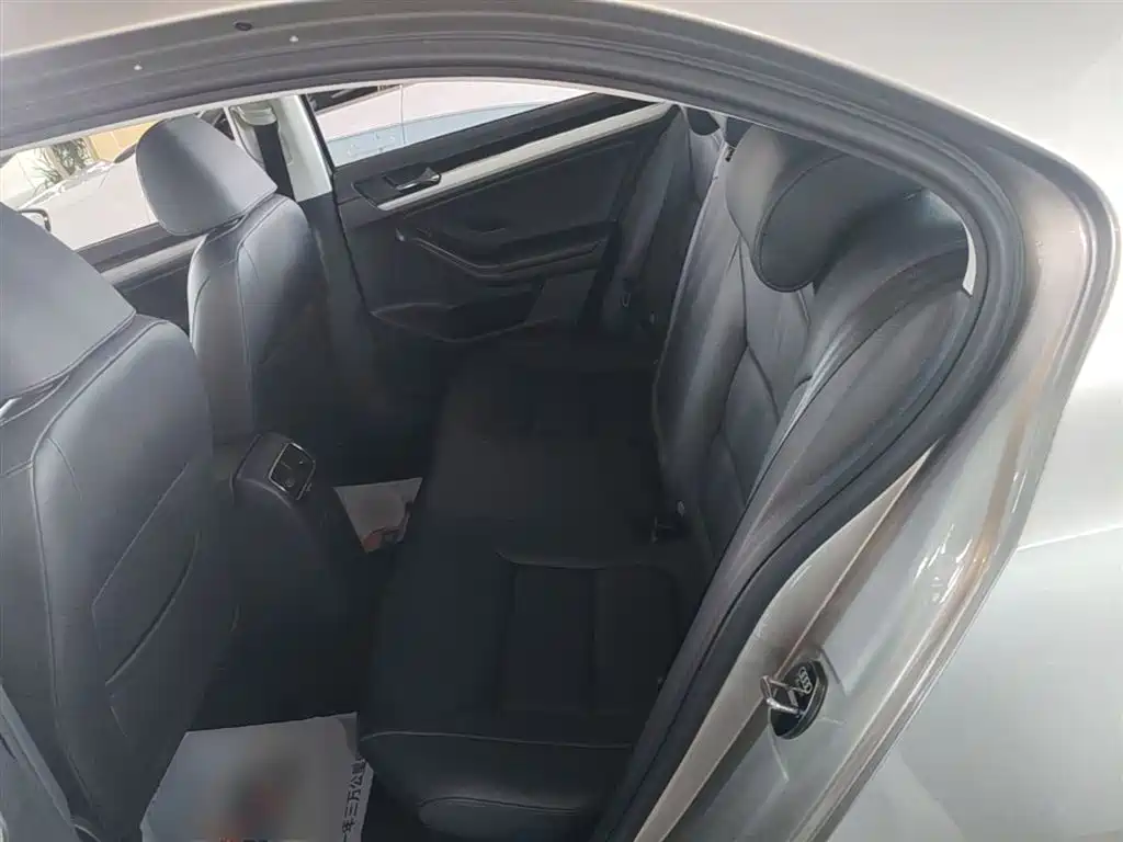 Volkswagen Sagitar 2018 1.6L Manual Comfort фото 17