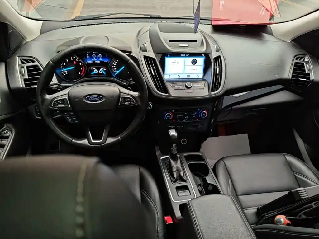 Фото 10 - Ford Kuga