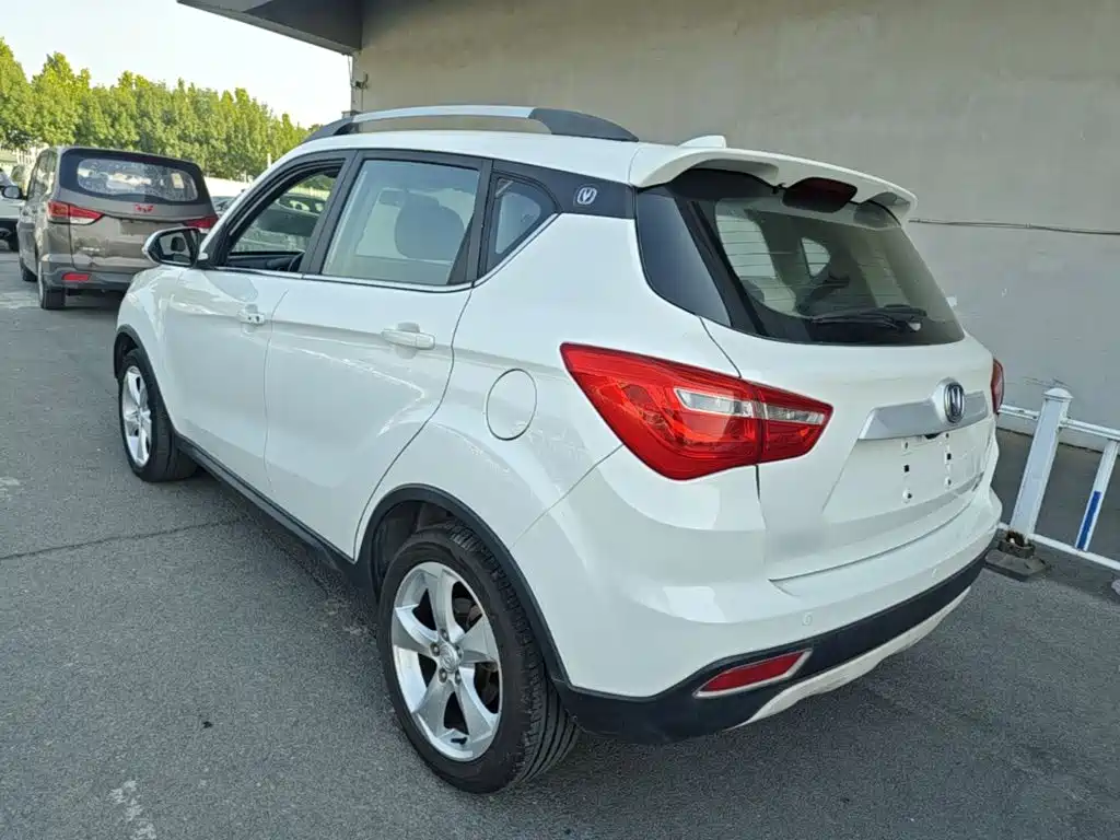Фото 5 - Changan CS35