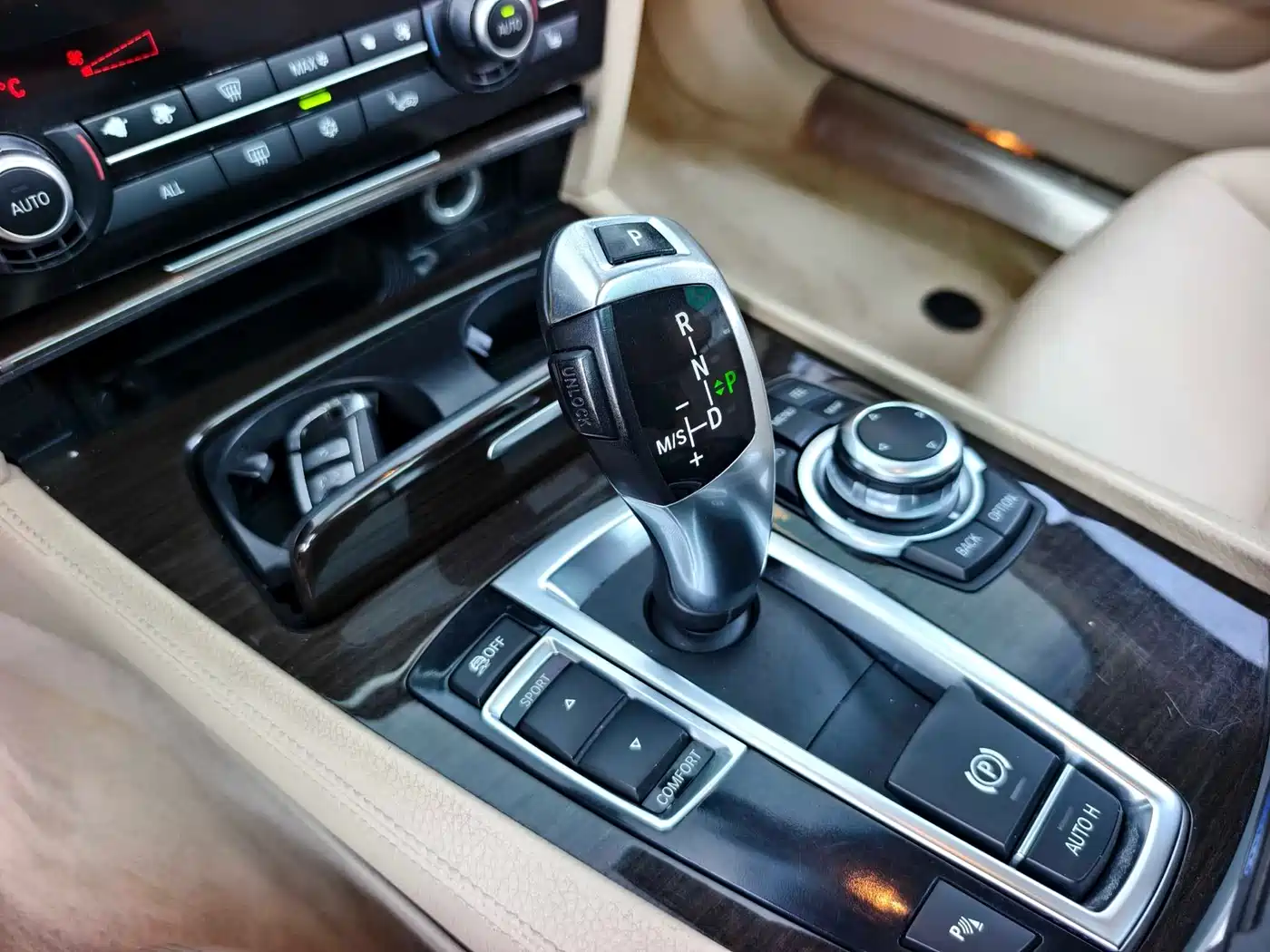 Photo 3 - BMW 7 Series