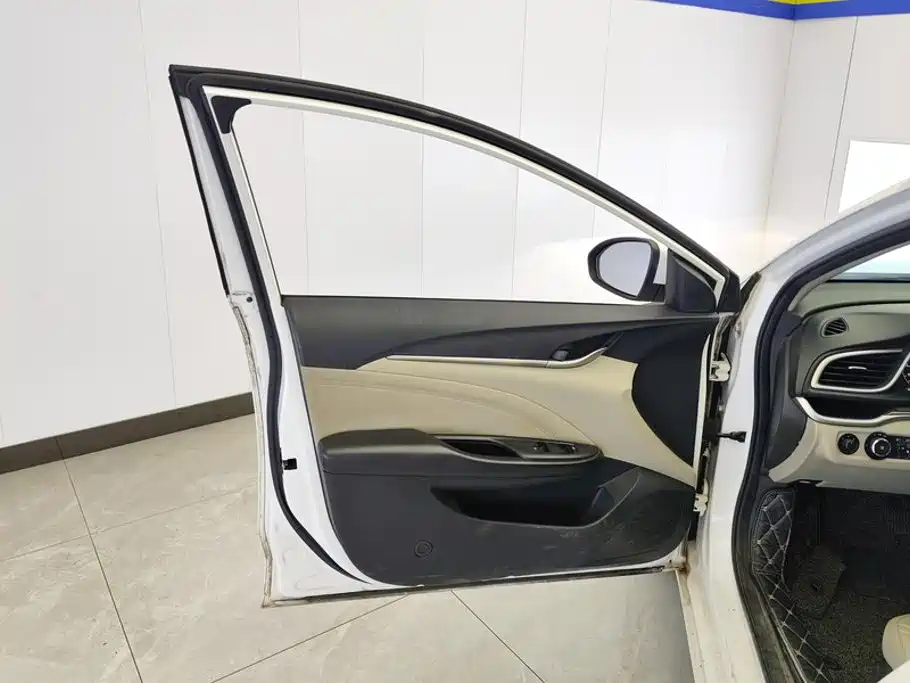 Photo 7 - Buick Excelle