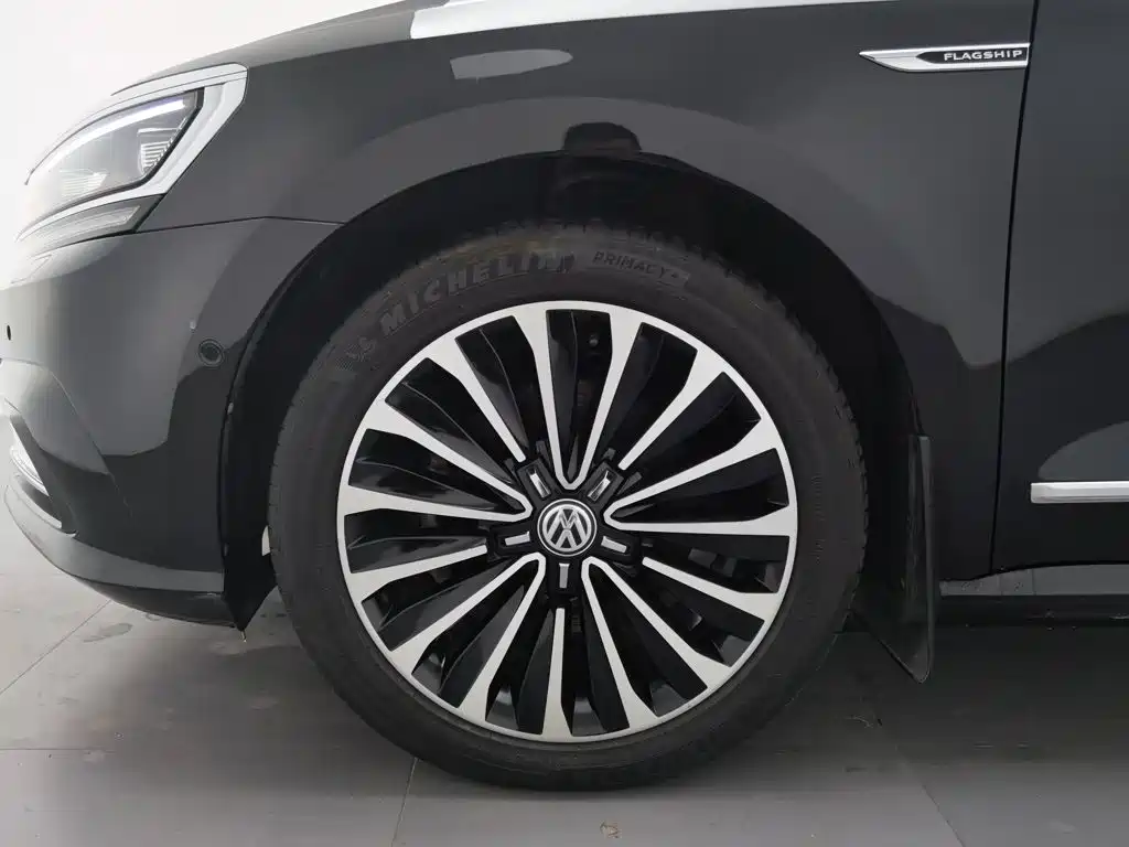 Фото 17 - Volkswagen Passat