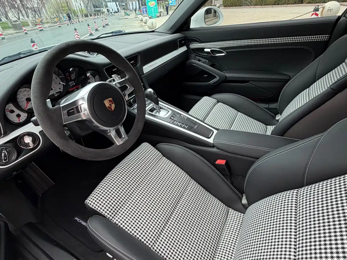 Porsche 911 фото 10