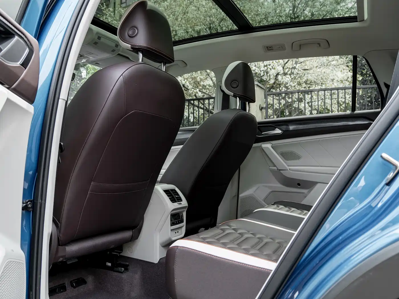 Volkswagen Tayron 2023 330TSI 2WD Luxury Plus Advanced Edition фото 10