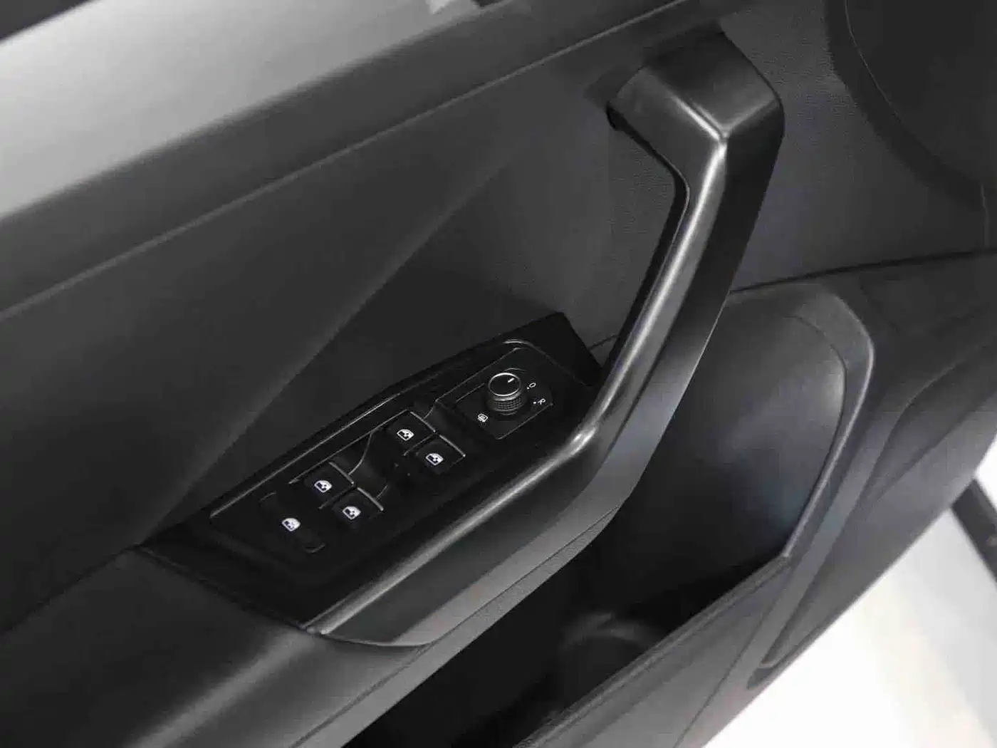 Volkswagen T-ROC 2022 280TSI DSG 2WD Elite PLUS фото 12