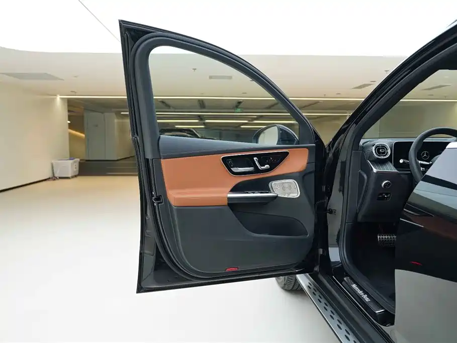 Mercedes-Benz GLC 2023 GLC 300 L 4MATIC Luxury 7-Seater фото 14