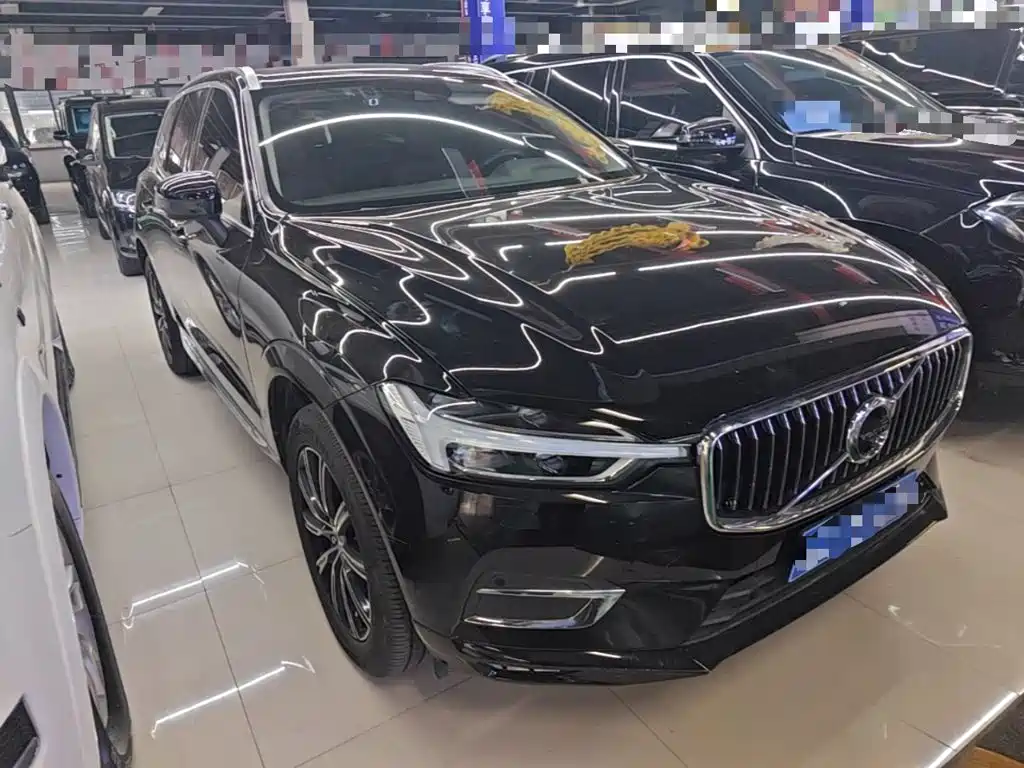 Фото 4 - Volvo XC60