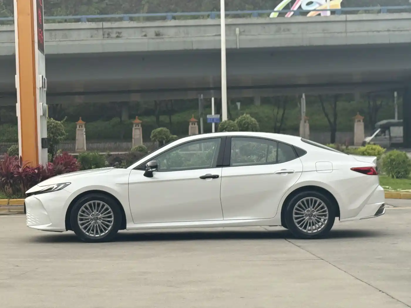 Toyota Camry 2024 2.0GVP Luxury Edition фото 7