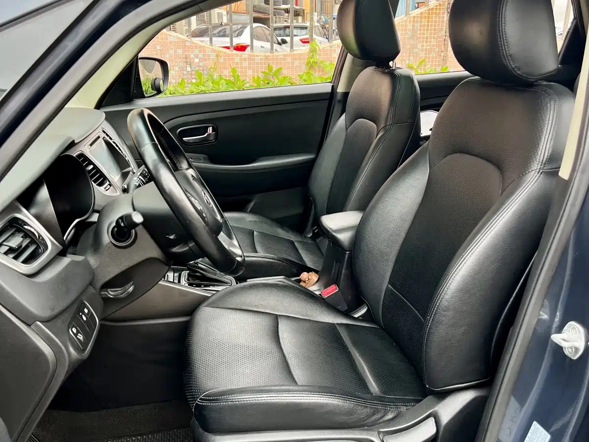 Kia Carens 2013 2.0L 7-Seat Auto Standard China IV фото 7