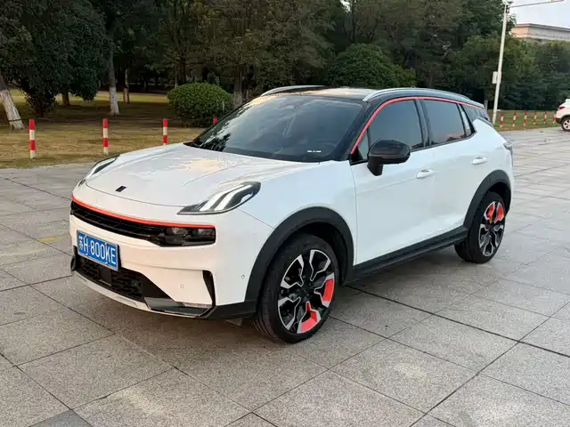 Lynk & Co 06 2022