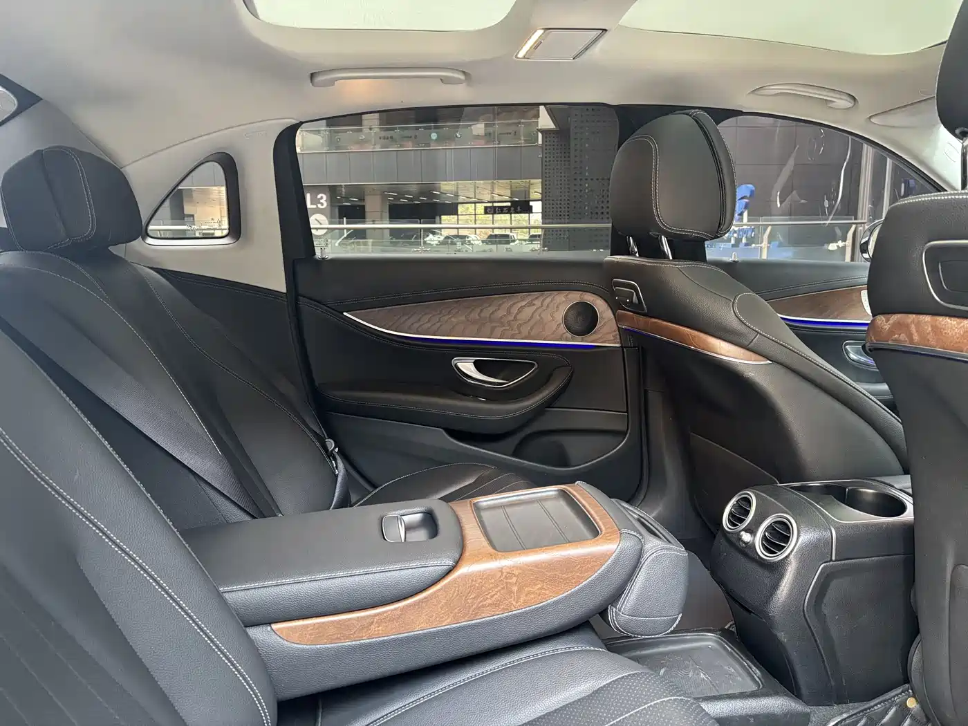 Mercedes-Benz E-Class 2019 E 300 L Fashion фото 7