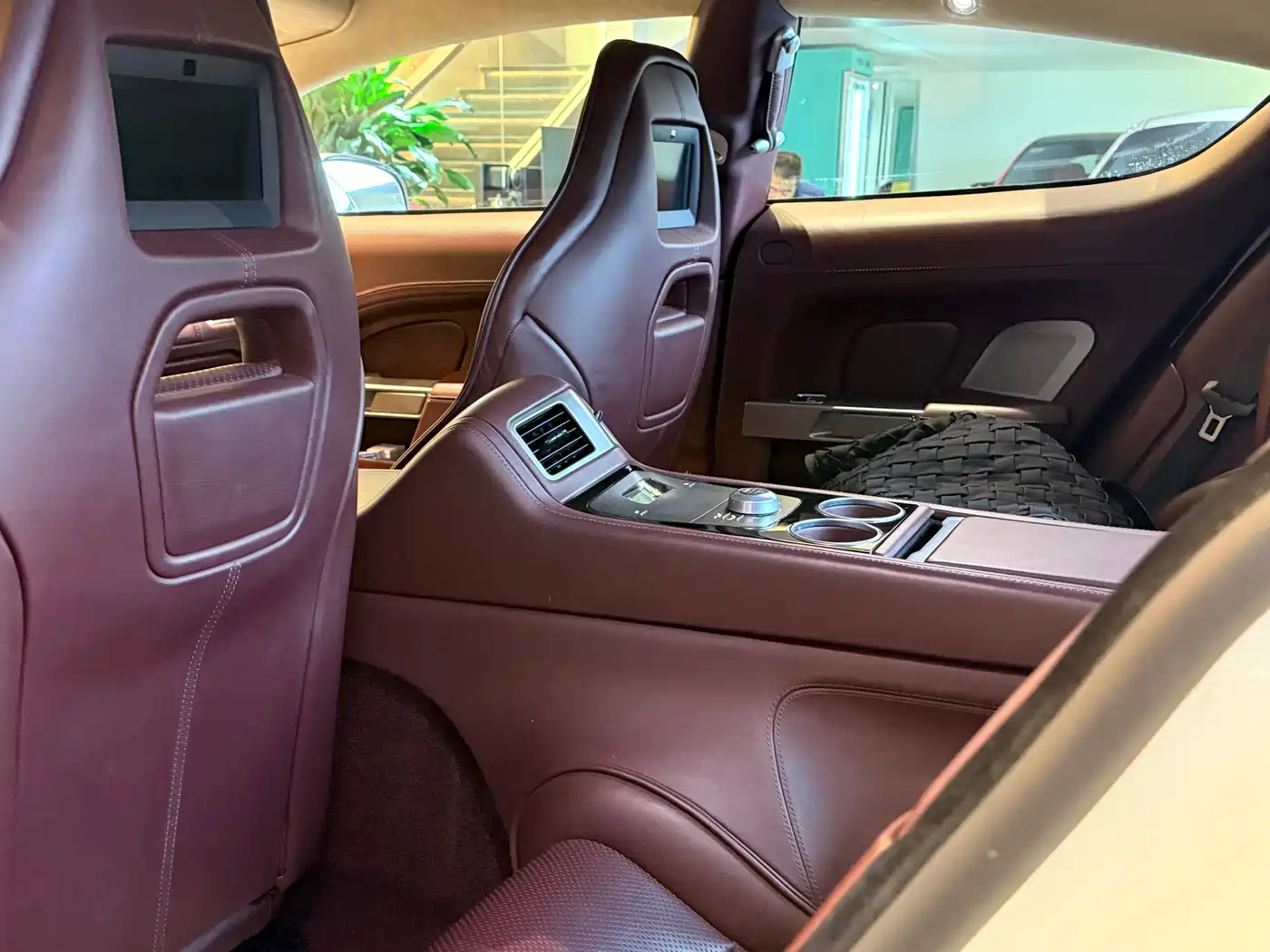 Aston Martin Rapide 2013 6.0L S фото 13