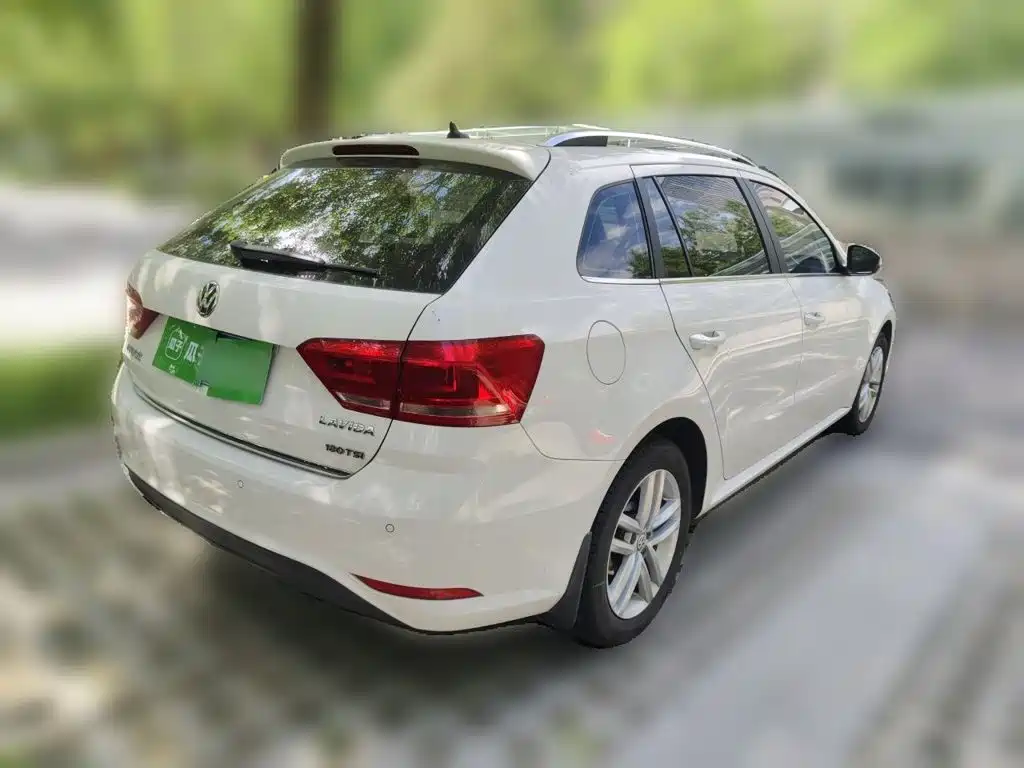 Photo 4 - Volkswagen Lavida Tour