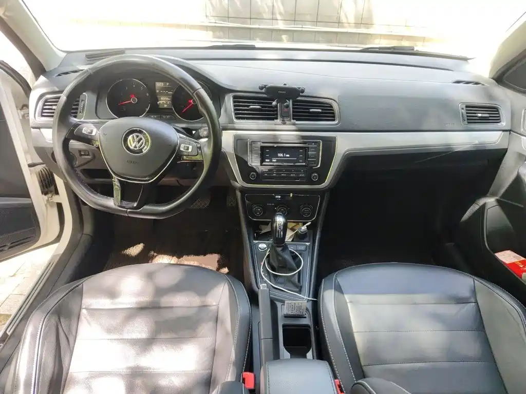 Photo 5 - Volkswagen Lavida Tour