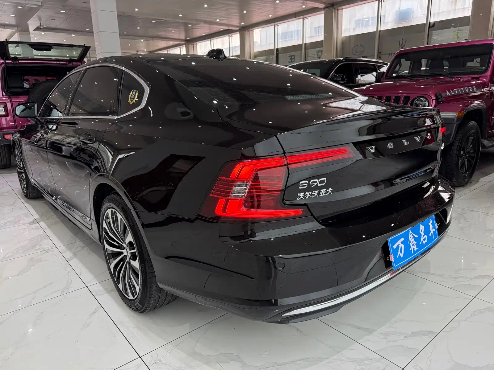 Фото 18 - Volvo S90