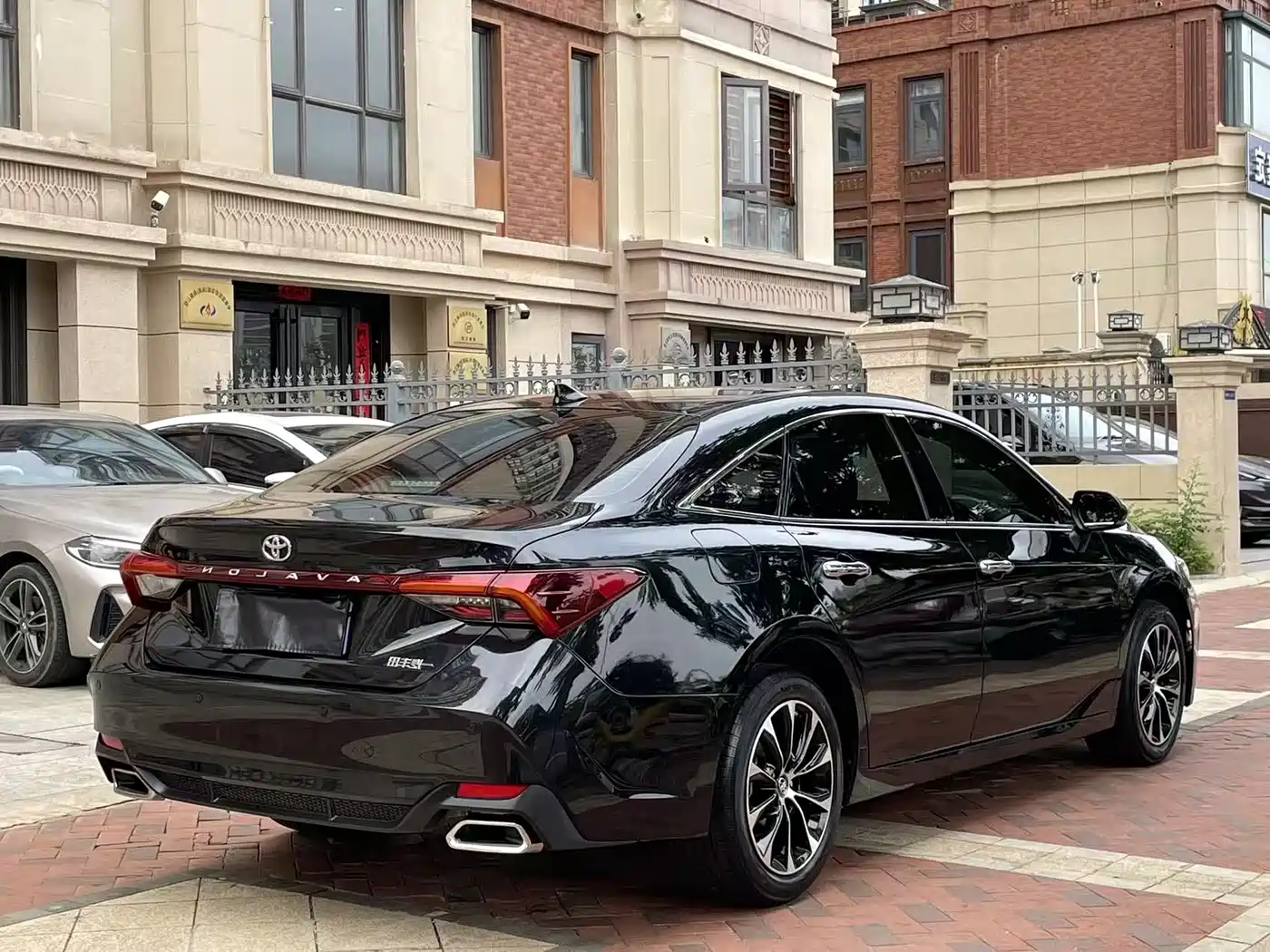 Toyota Avalon 2023 2.0L Luxury Edition фото 8