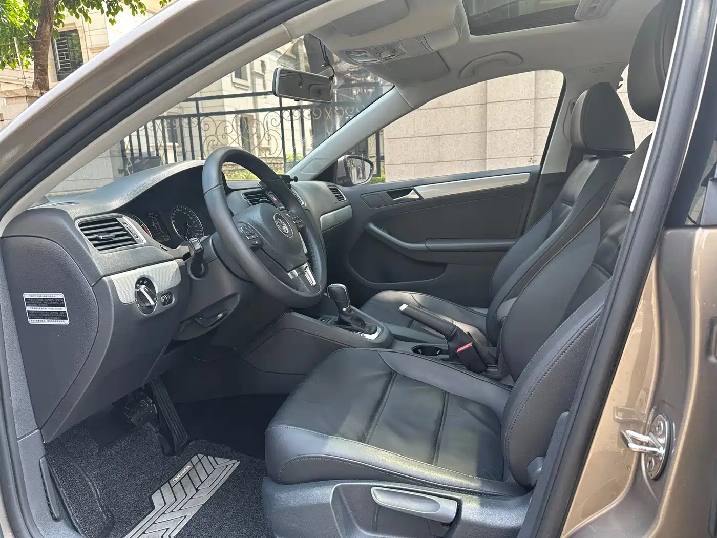 Volkswagen Sagitar 2014 1.4TSI Automatic Luxury фото 4