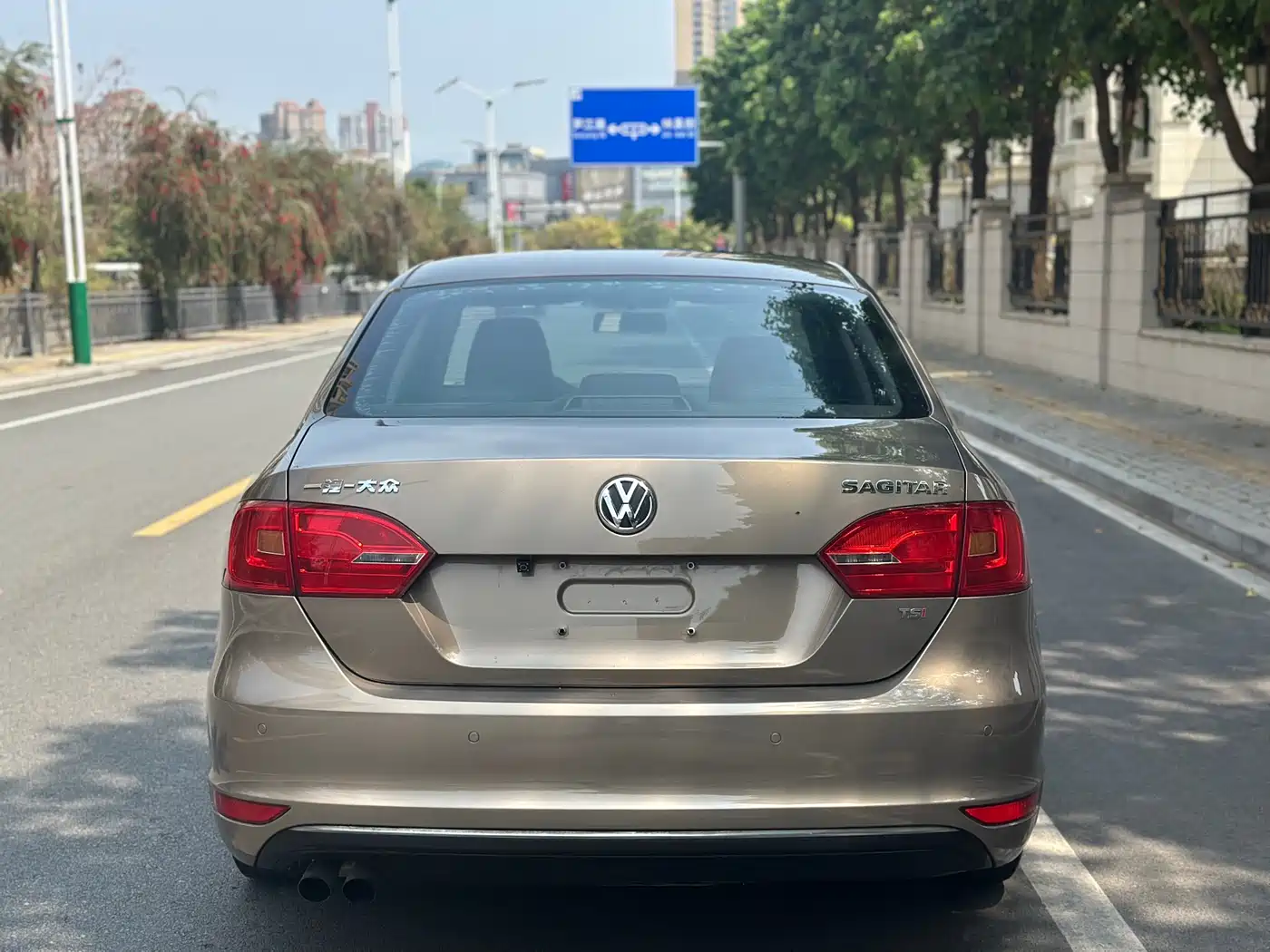 Volkswagen Sagitar 2014 1.4TSI Automatic Luxury фото 8