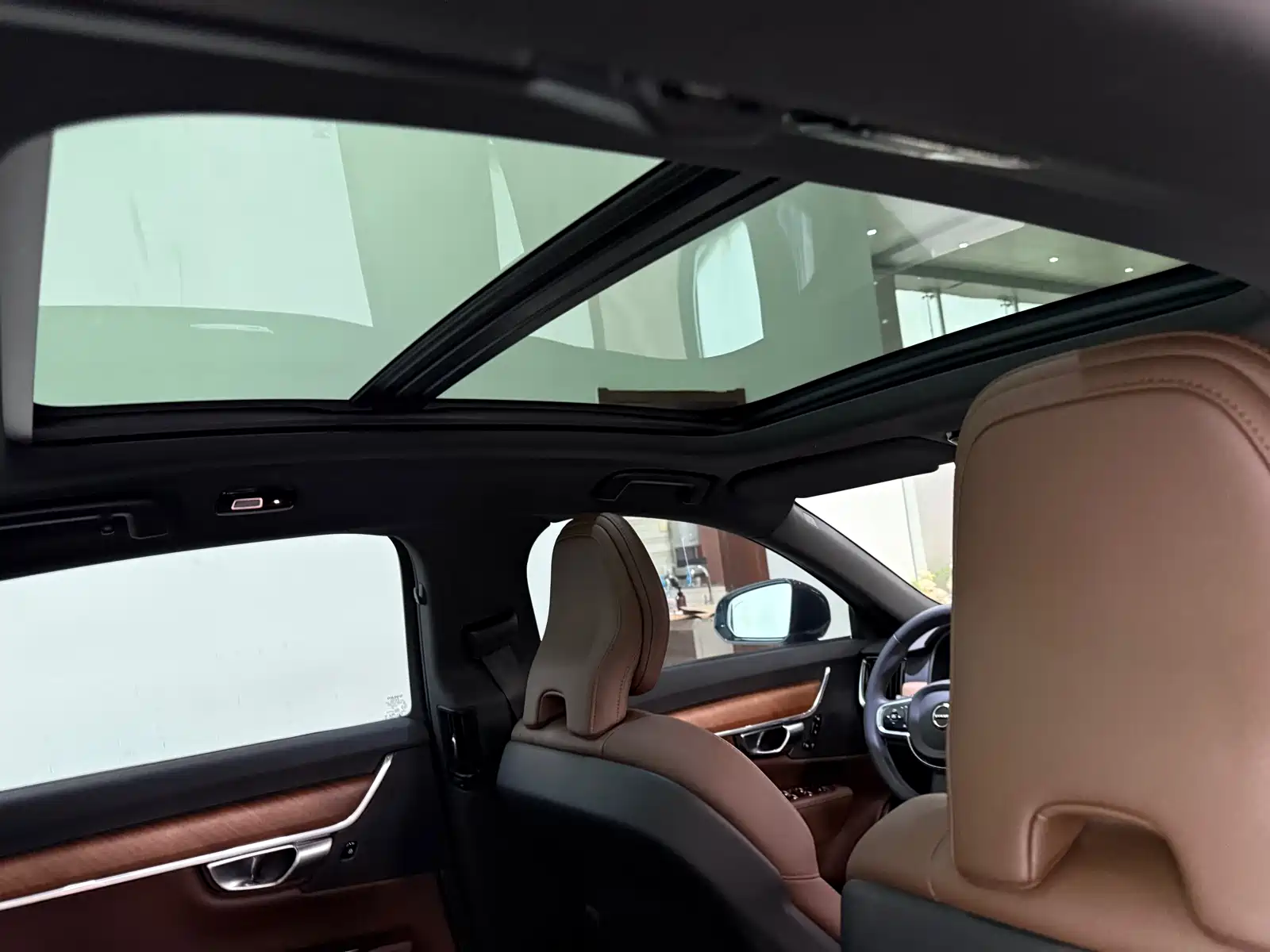 Фото 12 - Volvo S90
