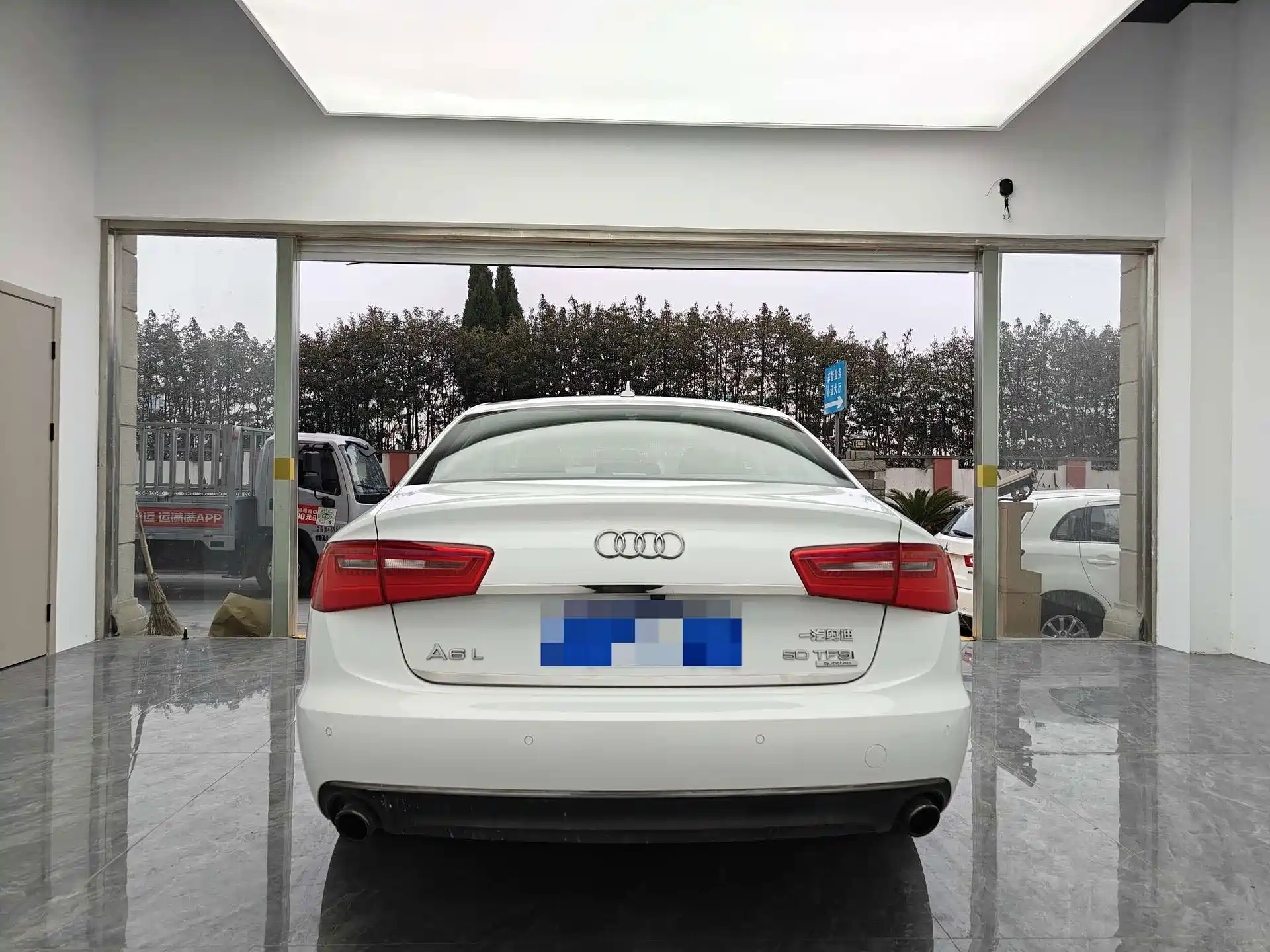 Фото 4 - Audi A6L