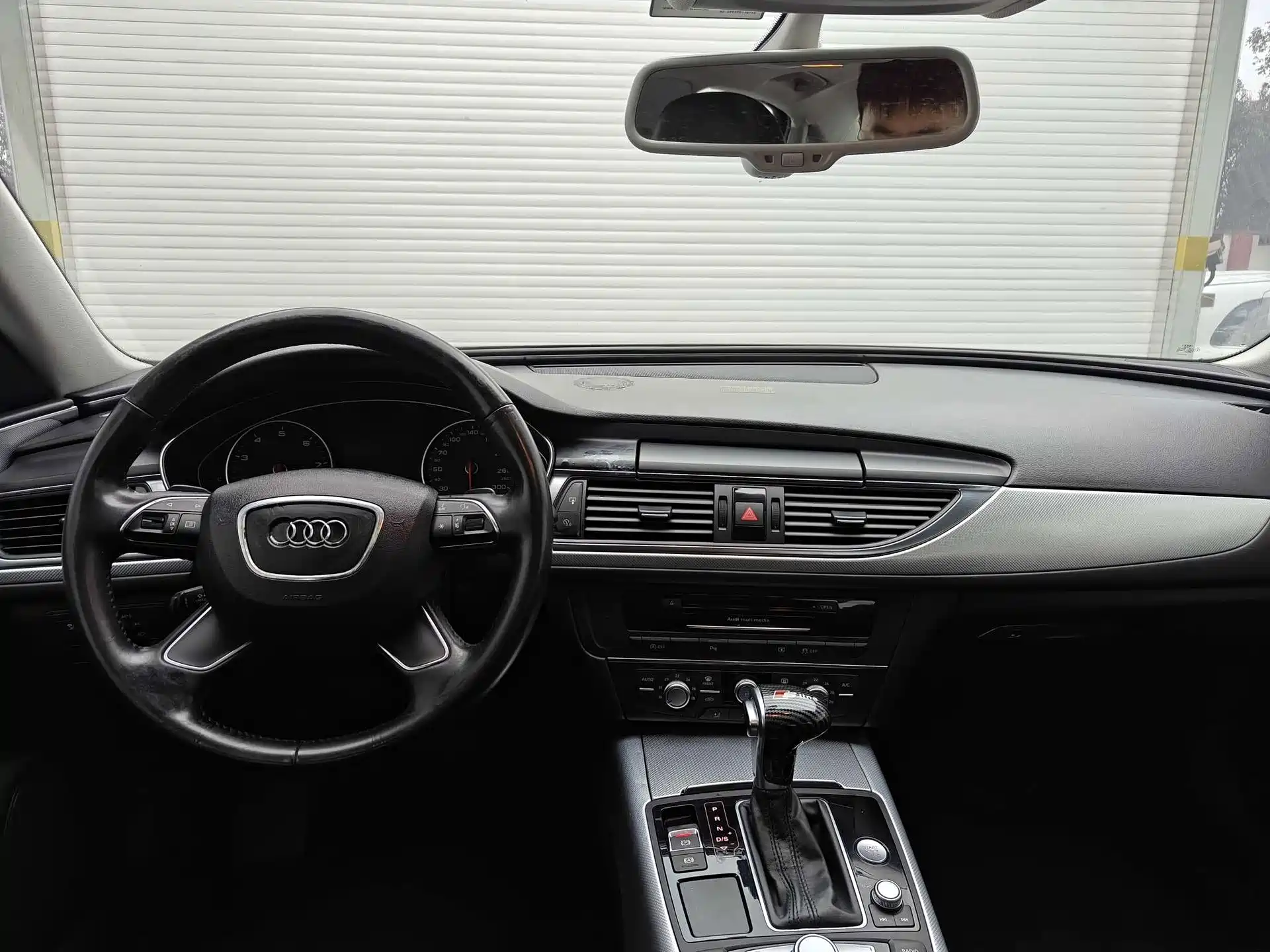 Фото 12 - Audi A6L