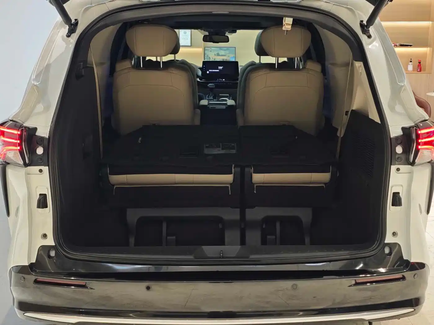 Toyota Sienna 2021 2.5L Hybrid Premium Edition фото 27
