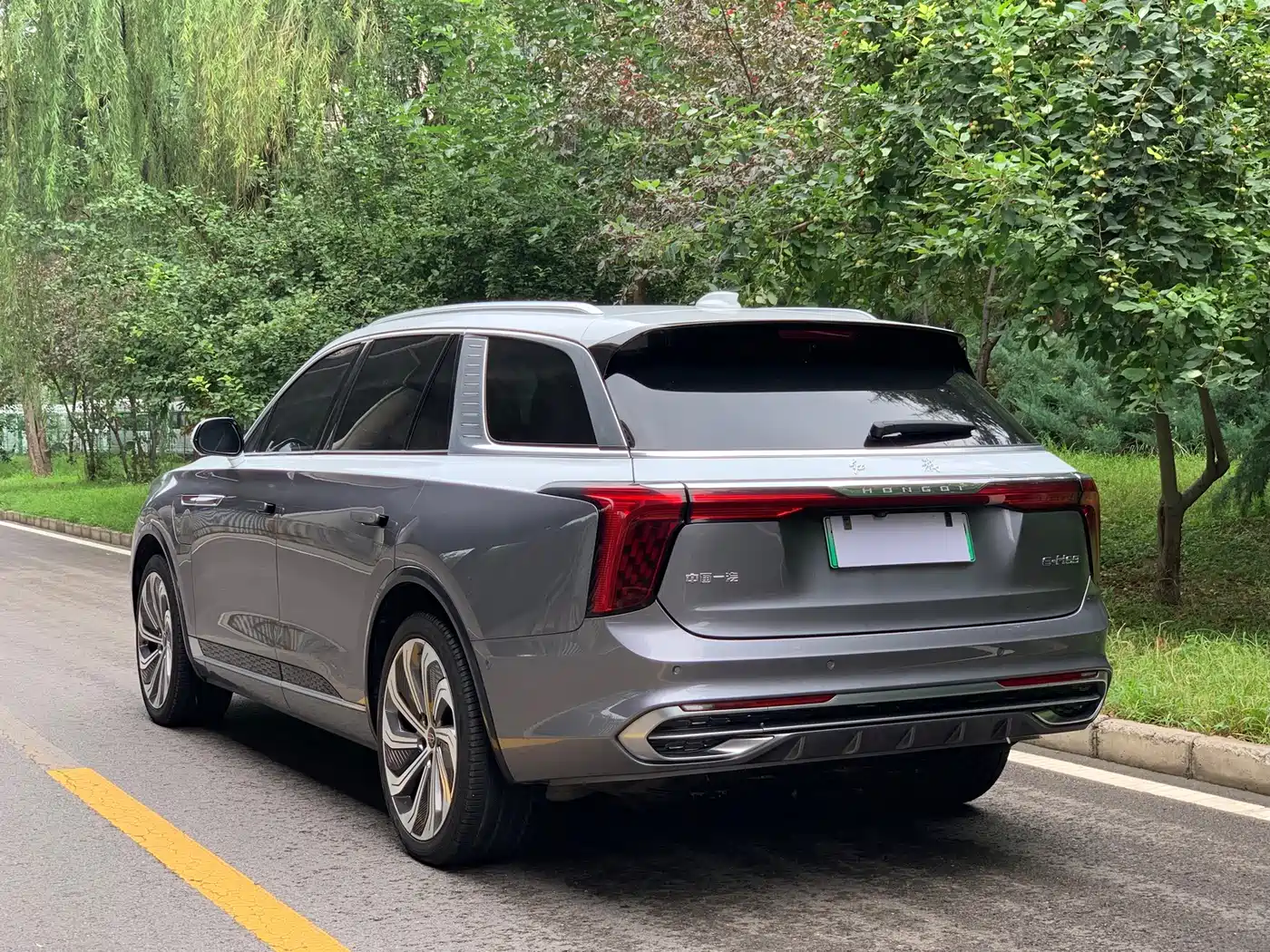 Hongqi E-HS9 2023 2022 660km Qi Ling Edition (4-seater)