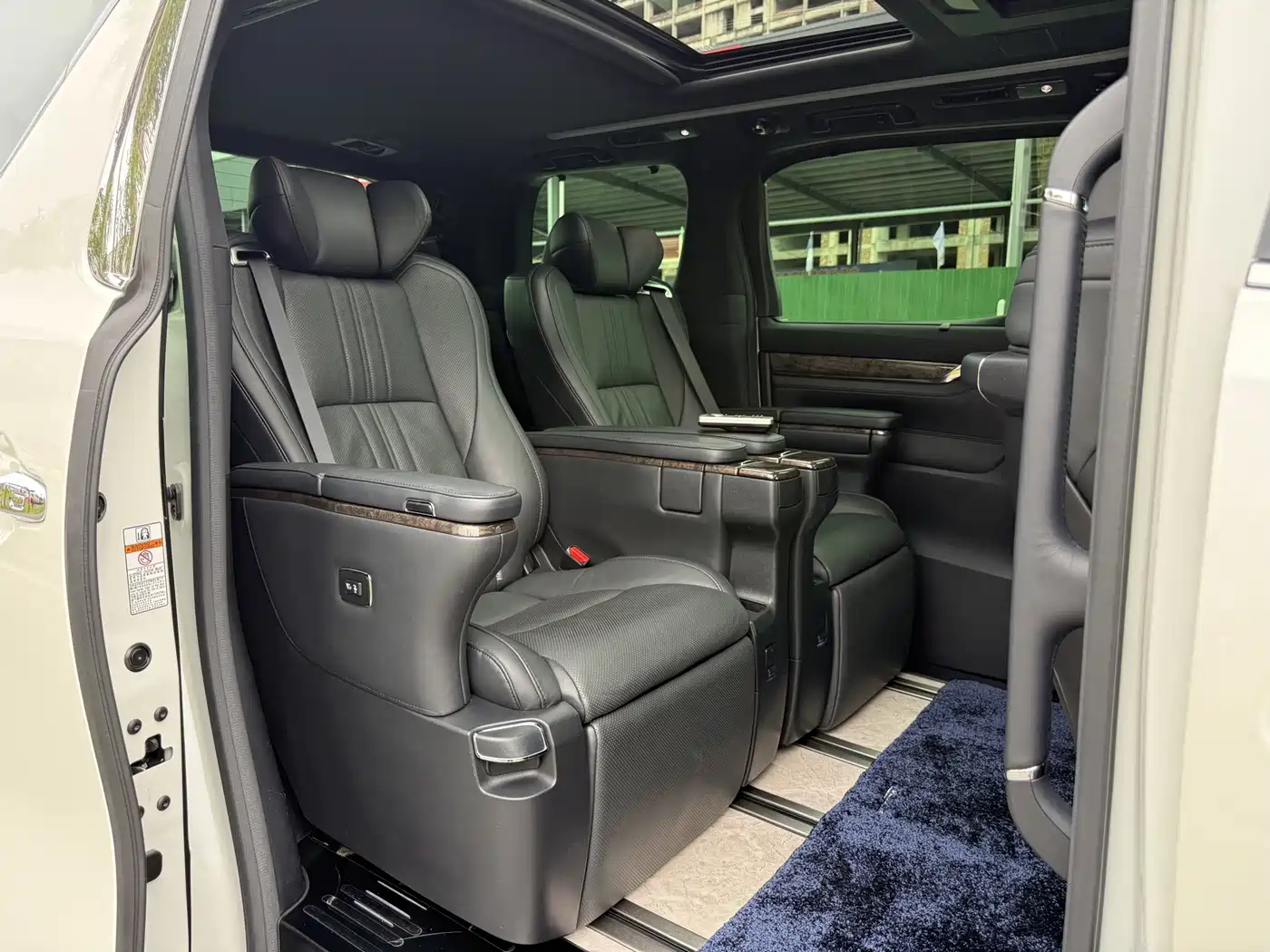 Toyota Vellfire 2020 2020 Twin Engine 2.5L HV Premium Edition