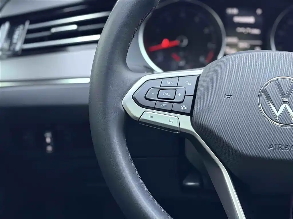 Volkswagen Magotan 2020 330TSI DSG Leading фото 23