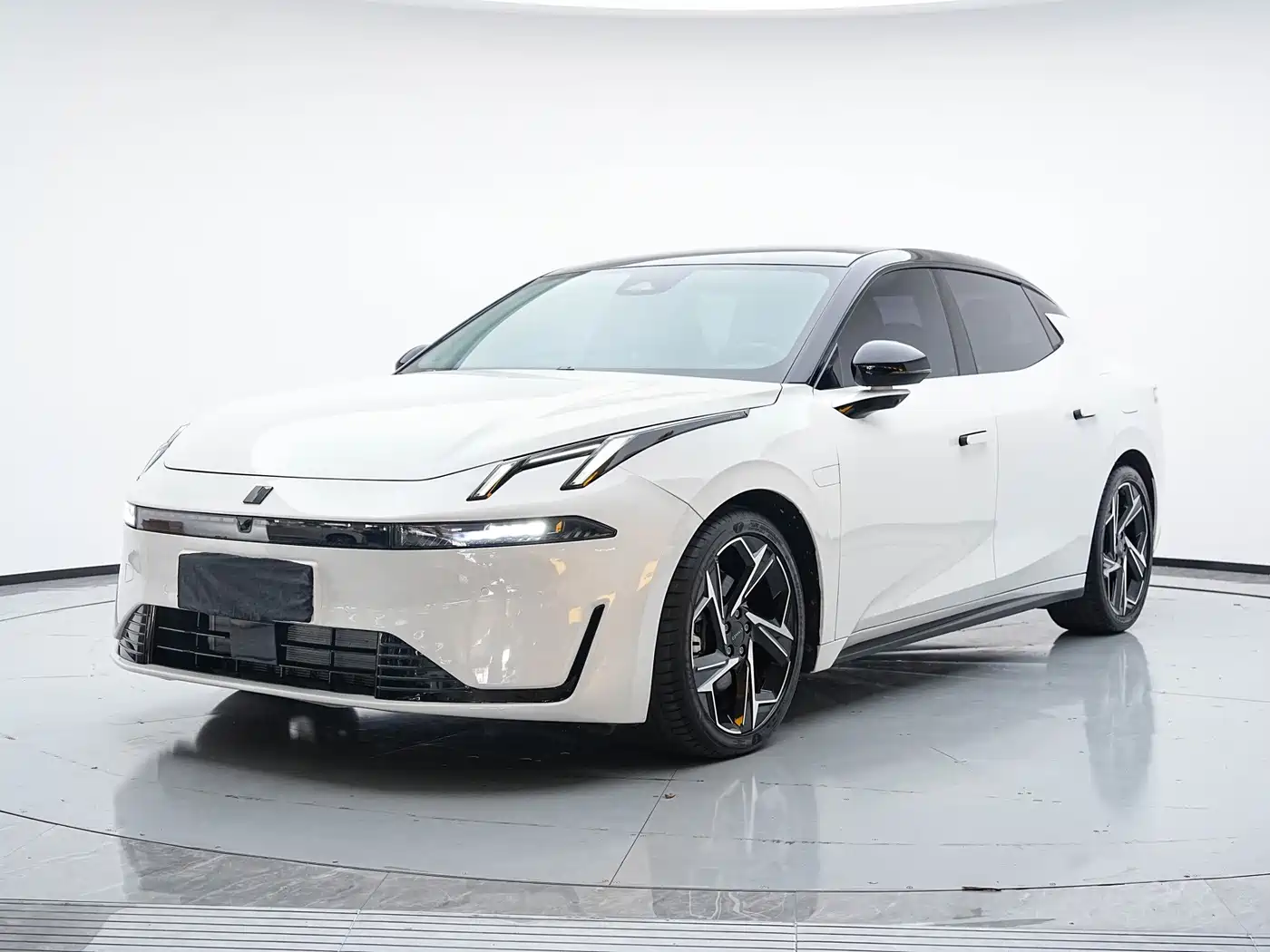 Lynk & Co 07 EM-P 2024