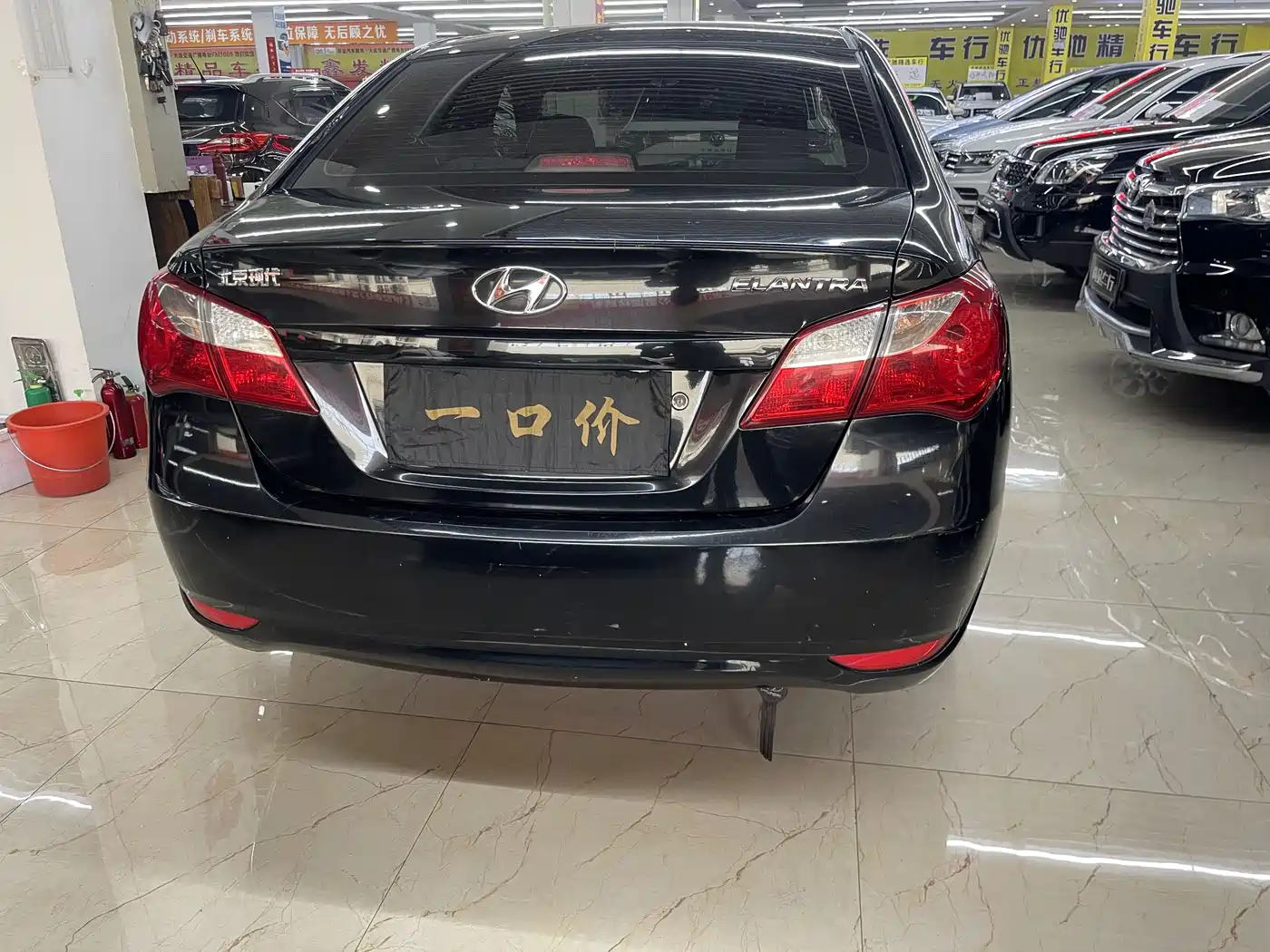 Hyundai Elantra 2016 1.6L Manual Family Joy Edition фото 9