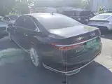 Photo 5 - Audi A8