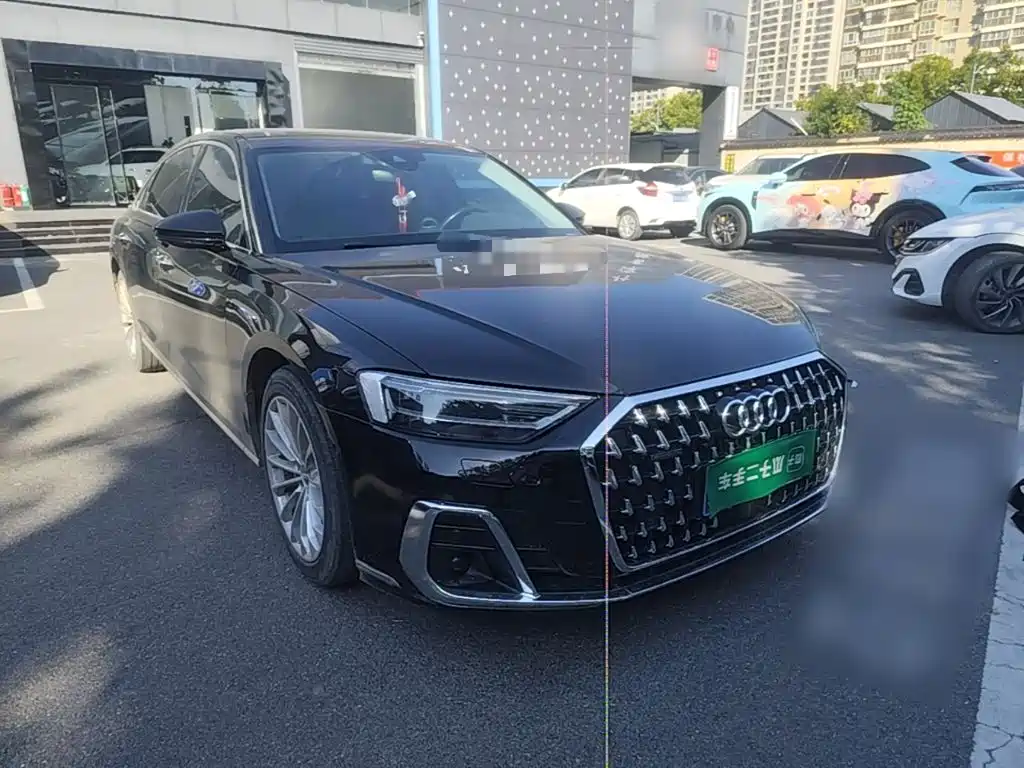 Photo 4 - Audi A8
