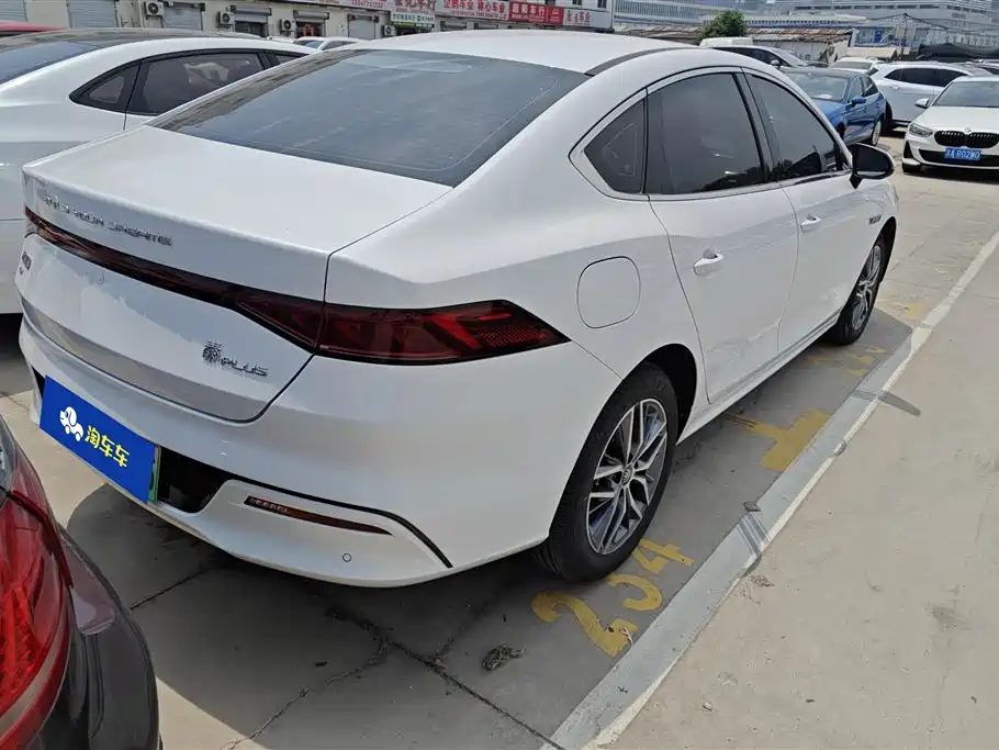 BYD Qin PLUS 2024 Glory Edition EV 420KM Leading фото 3