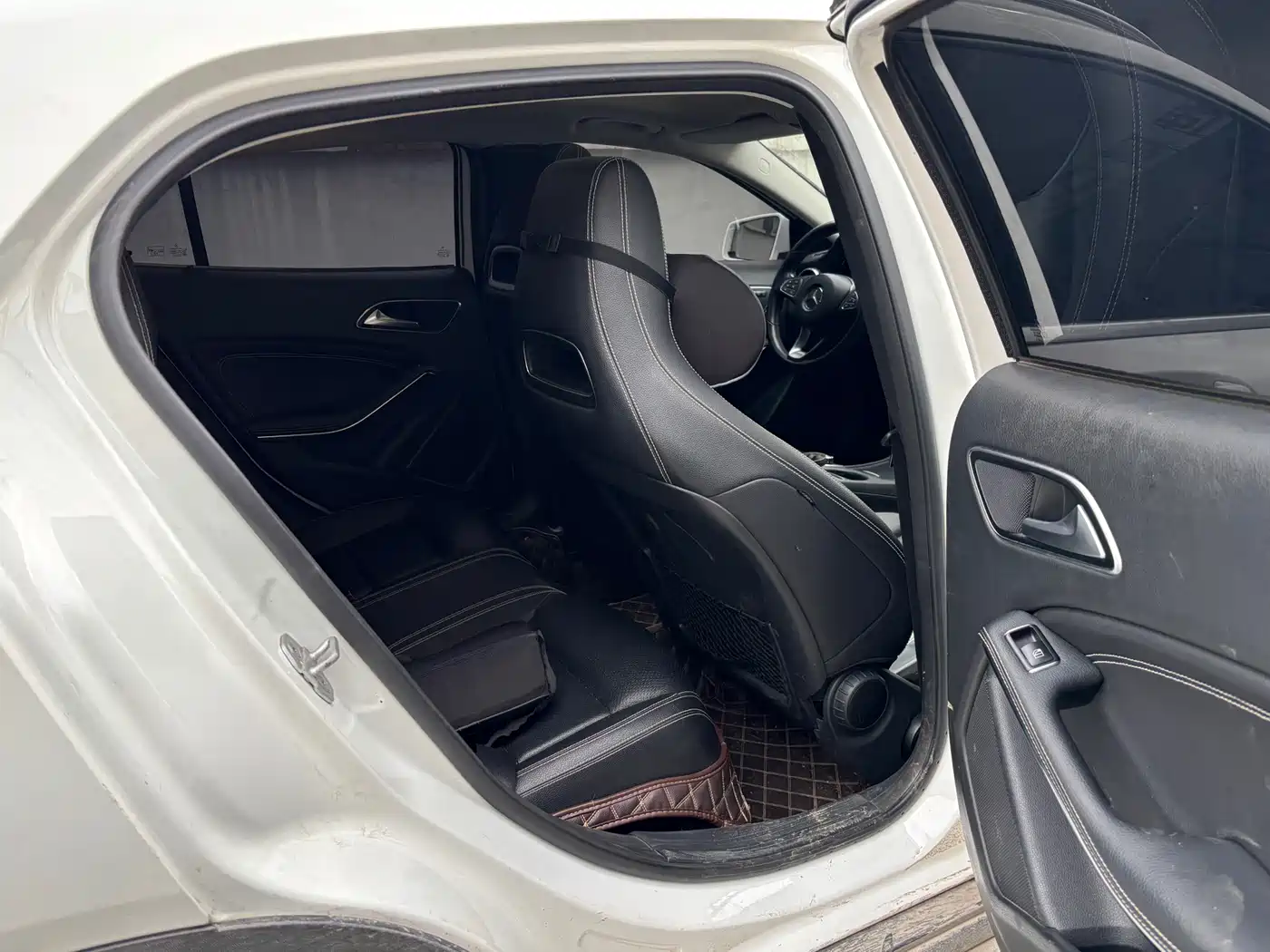 Mercedes-Benz GLA 2017 GLA 200 Dynamic фото 14