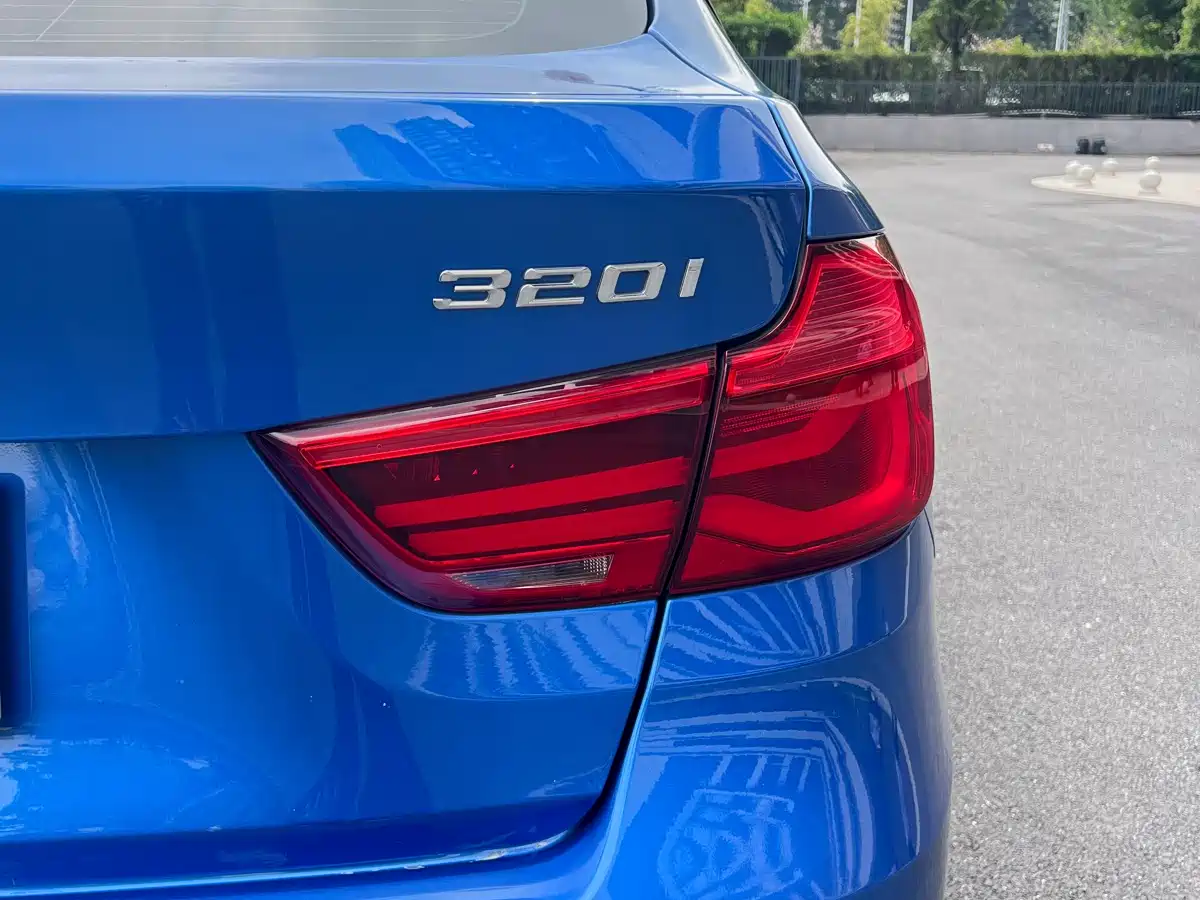 BMW 3 Series GT 2019 320i M Sport Model фото 11