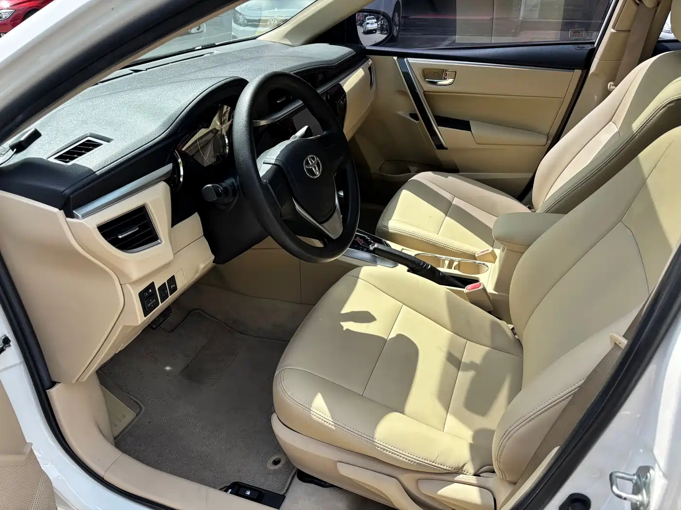 Toyota Corolla 2014 1.6L CVT GL-i фото 7